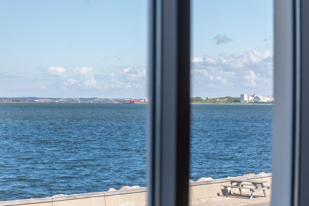 Vandkanten Hotel Logstor Buitenkant foto