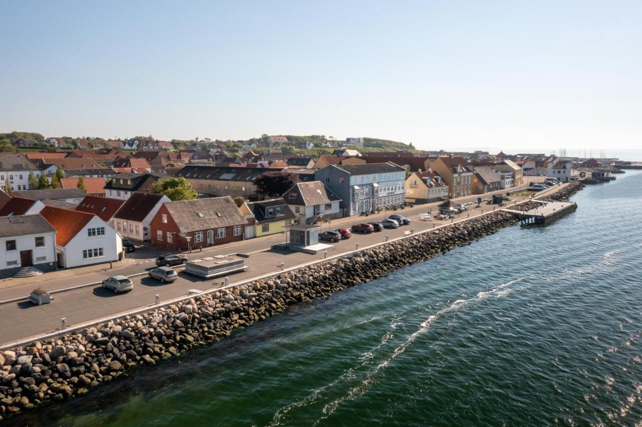 Vandkanten Hotel Logstor Buitenkant foto